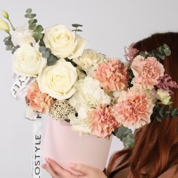 Нежный букет в шляпной коробке